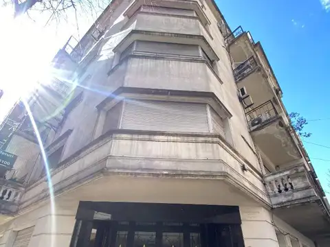 Oficina/Consultorio 4 ambientes en venta en Recoleta