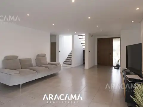 Casa en Venta al Este