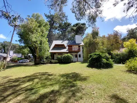 Casa - 7 huespedes - zona UFO - Pinamar