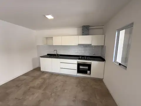 Departamento en Alquiler en Sarandi, $ 450.000