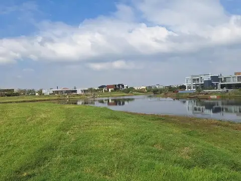 Terreno en Venta en Belen de Escobar, USD 230.000
