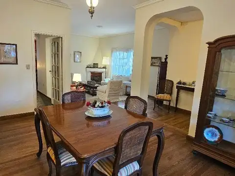 Casa 4 ambientes con 3 baños