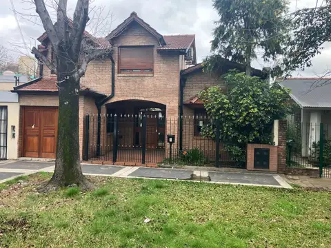 EXCELENTE CHALET PARQUE AYERZA