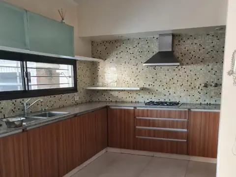 Casa en Venta en Castelar Norte, USD 199.000