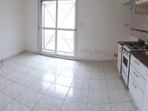 Depto Tipo Casa en Alquiler de 3 ambientes