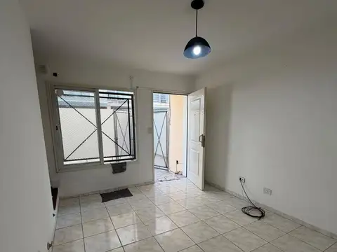 Depto Tipo Casa en Alquiler de 2 dormitorios