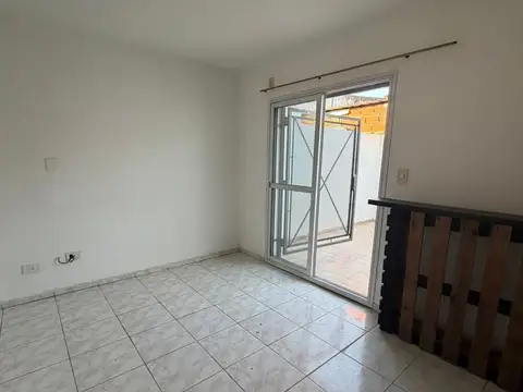 Depto Tipo Casa 3 ambientes con 1 baño