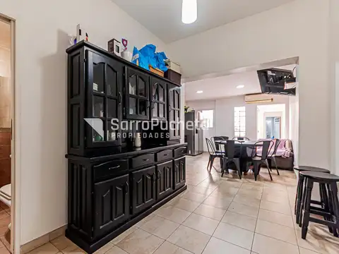 Casa 4 ambientes con 2 baños
