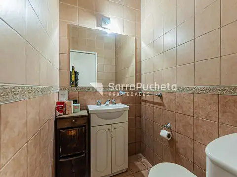 Casa 4 ambientes con 2 baños