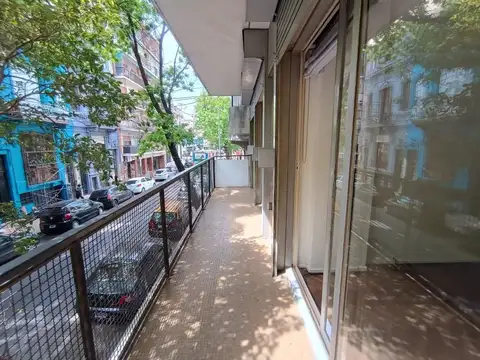 VENTA DEPARTAMENTO 4 AMBIENTES, FLORES.