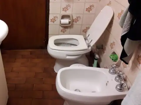 Casa 3 ambientes con 2 baños
