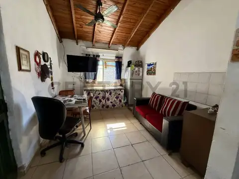 Casa 3 ambientes con 1 baño