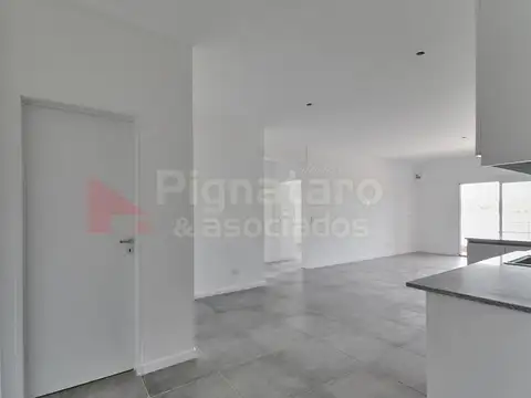 Departamento en Alquiler en Presidente Derqui, $ 1.050.000