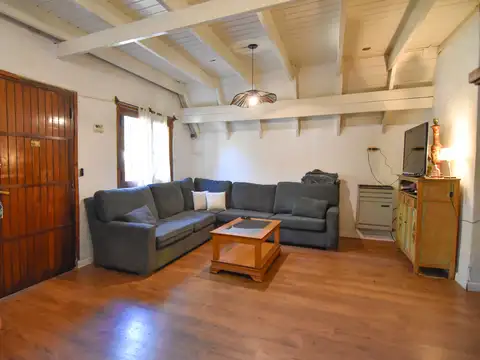 Casa 3 amb. c/ parque y garage - Ap. crédito - Roffo y J. A. Peña