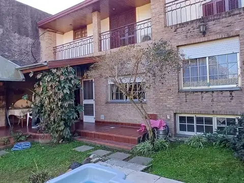 Venta Impecable Casa - Luis Guillón - Gran zona