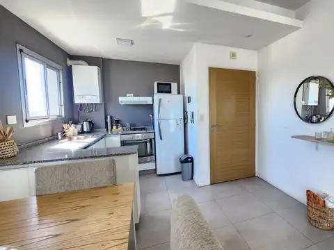 Dos ambientes en alquiler temporal | Lomitas piso 14