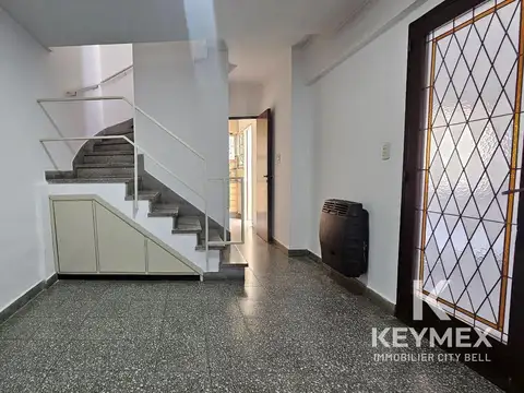 Depto Tipo Casa en Alquiler con 1 cocheras