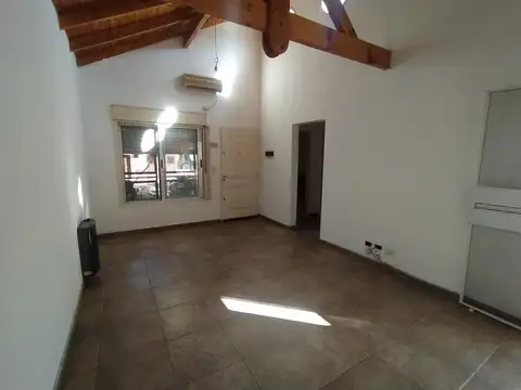 Depto Tipo Casa en Alquiler de 3 ambientes