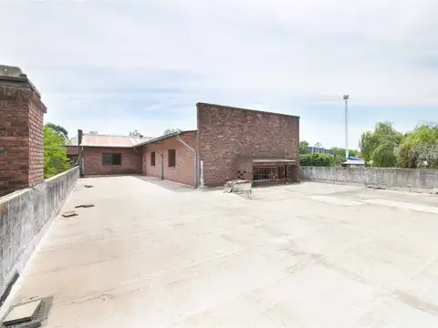 Área de Promoción El Triángulo 4400