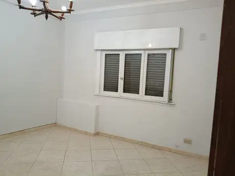 Depto Tipo Casa en Venta en Lanus Oeste, USD 78.000