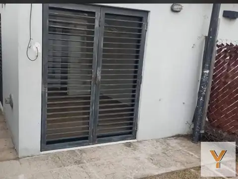 Depto Tipo Casa en Alquiler de 2 dormitorios