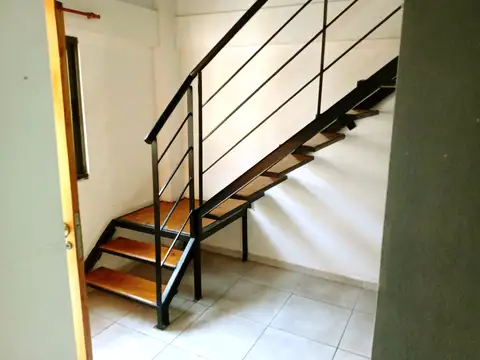 DEPARTAMENTO 2 AMBIENTES TIPO DUPLEX. LAMADRID 555 PISO 1º POR ESCALERA, AVELLANEDA.
