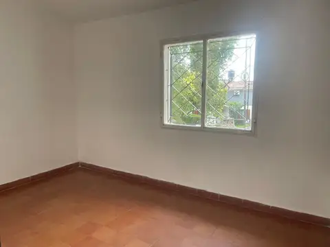 VENTA CASA 2 DORMITORIOS SOBRE AV. CURAZAO