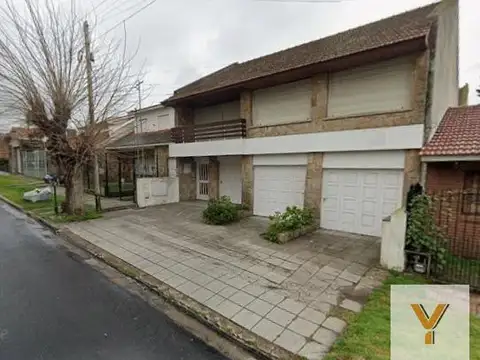 Croce e/ Avenida Fortunato de la Plaza y Carasa