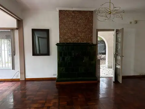 Casa 5 ambientes con 1 baño
