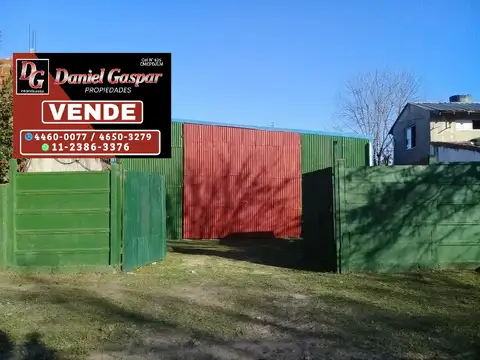 VENTA – GALPÓN / DEPÓSITO CON OFICINA – 220 M2