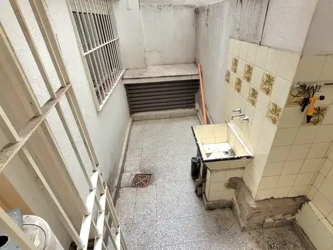 Venezuela 4100, Piso 1