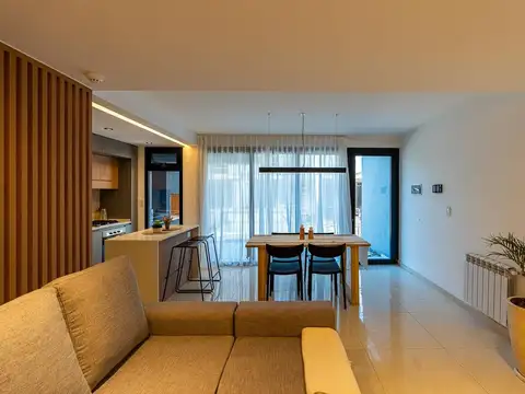 Casa 3 dormitorios en complejo residencial