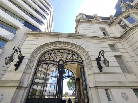 Departamento en venta en el Palacio Paz XXI totalmente amoblado y equipado 