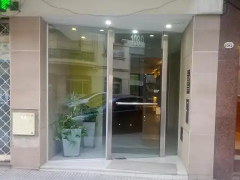 Lambare 1000, Piso 6