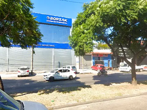 GALPÓN EN ALQUILER - EXCELENTE UBICACIÓN - SOBRE RUTA 197 Y RUTA 8 - MALVINAS ARGENTINAS