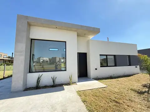 Casa en Venta en Santa Elisa, Pilar del Este, Pilar