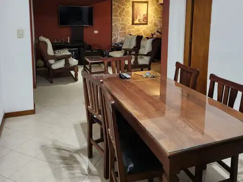 CASA EN VENTA CITY BELL 2 DORMITORIOS PILETA