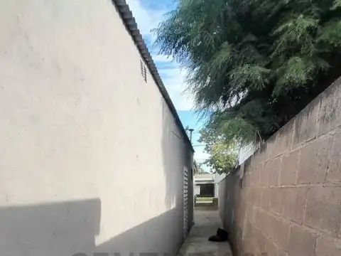 Eduardo Oliver 2300, Piso 0