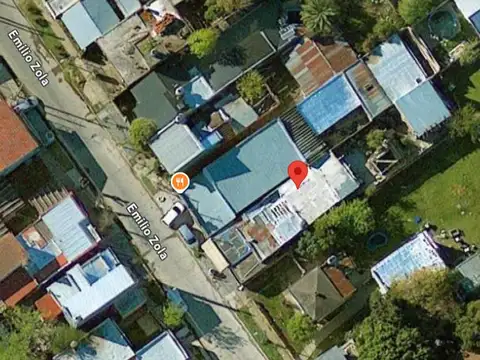 Venta de casa con cochera local pileta en Quilmes