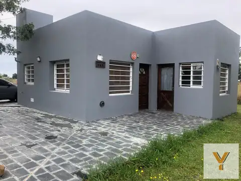 Casa quinta en venta - 2 Dormitorios 1 Baño - Cochera - 10.694,25Mts2 - Maipú