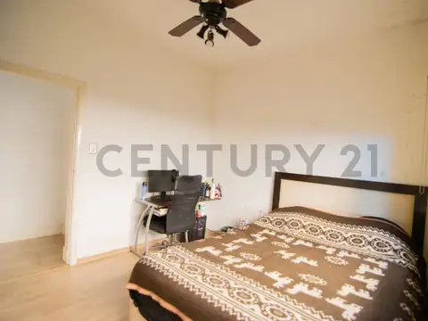 VENTA CASA  4 AMB C/PARQUE/PILETA/COCHERA - PERMUTA