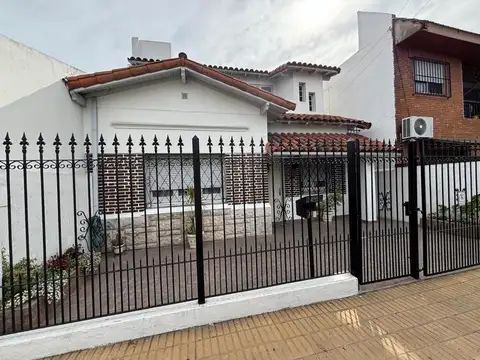 Casa en Venta en Luis Guillon, USD 110.000