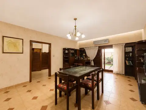 CHALET 5 AMB C/GRAN JARDÍN, GARAJE, LAVADERO Y MÁS