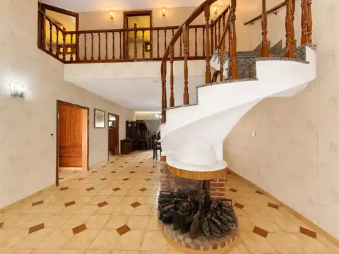 Casa 5 ambientes con 3 baños