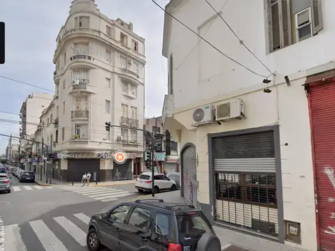 Local en  Esquina - Zona Centrica - 68 Mtrs totales