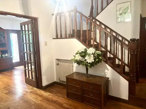 Casa 7 ambientes con 5 baños