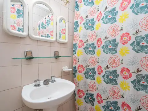 Depto Tipo Casa 7 ambientes con 2 baños