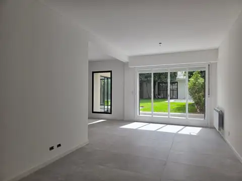 Casa 6 ambientes con 2 baños