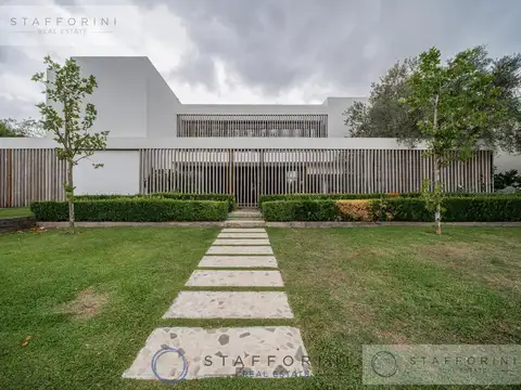 INCREIBLE CASA EN BARRIO LAS LIEBRES, PILAR.