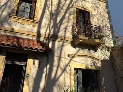 Casona estilo Neocolonial en Venta en La Plata